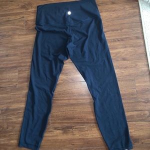 Lululemon aligns navy size 10